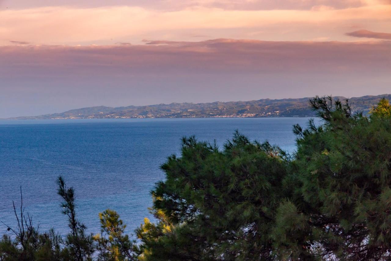 Evripidis Hotel Afytos Esterno foto